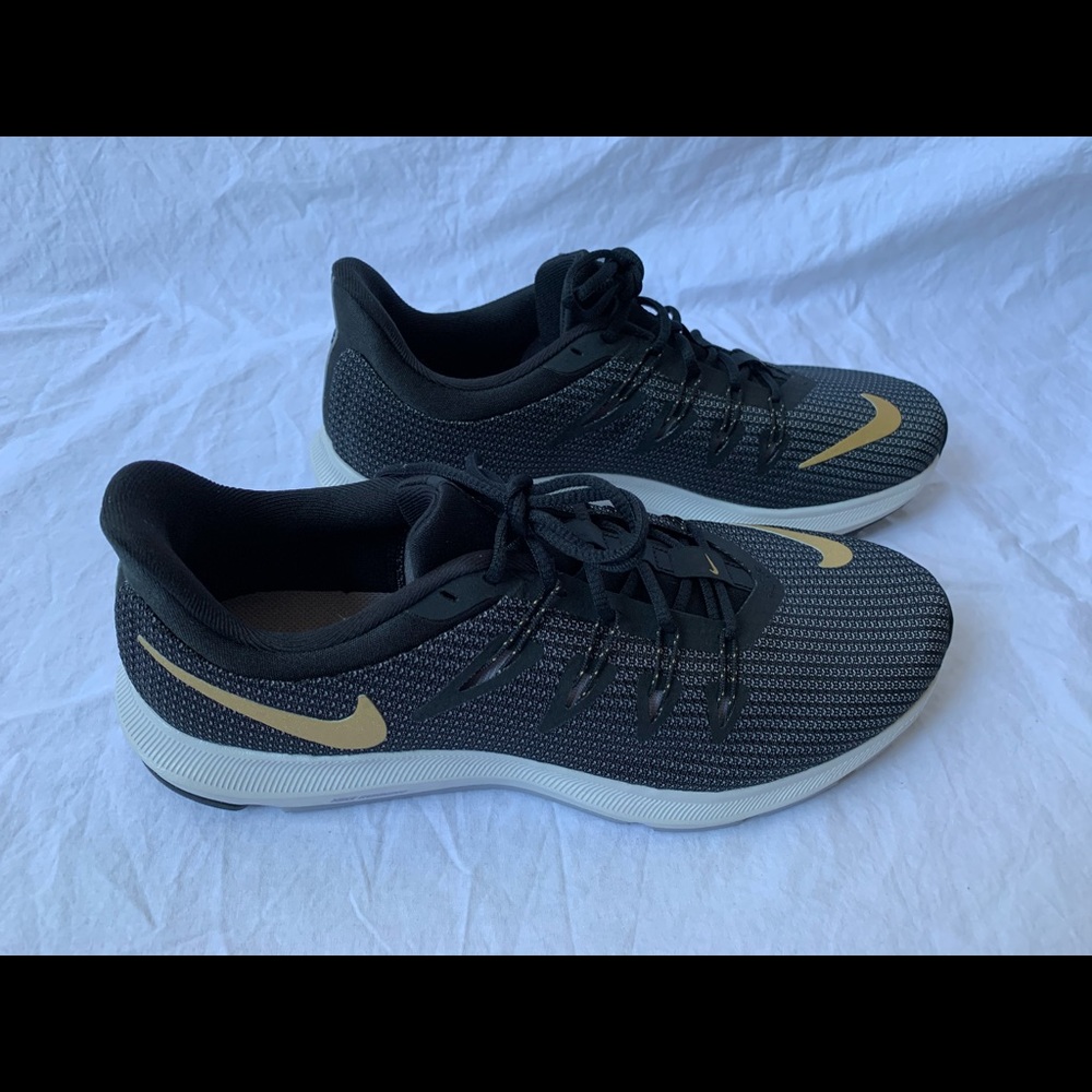 Nike Quest Black Gold Women Run AA7412-006 sz 10.5 - Picture 2 of 5